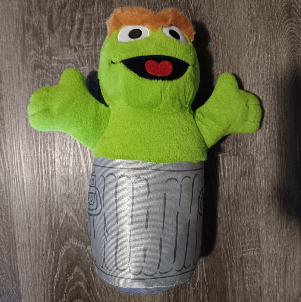 SESAME STREET OSCAR THE GROUCH 12" PLUSH DOLL (2023)